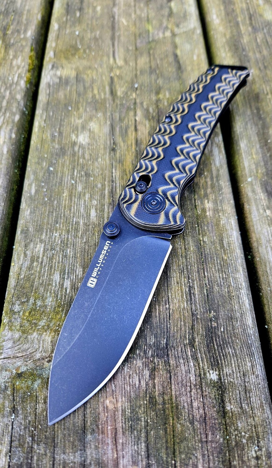 Zavírací nůž Birddog Folder Willumsen® (Barva: Černá / žlutá, Varianta: Černá čepel - Stone Wash)