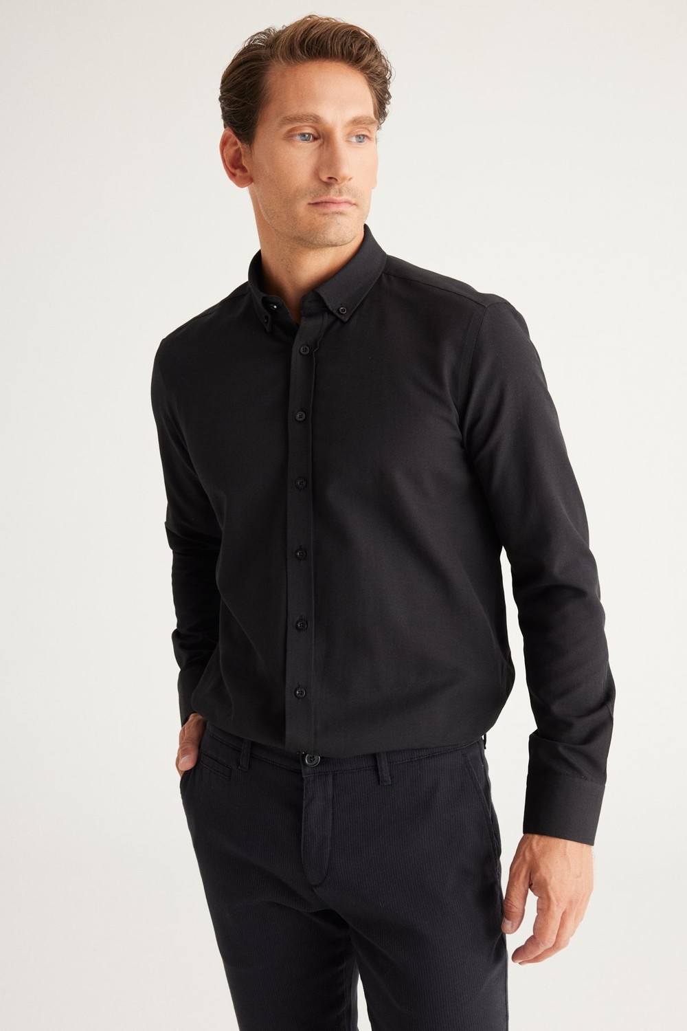 AC&Co / Altınyıldız Classics Men's Black Buttoned Collar Cotton Slim Fit Slim-fit Oxford Shirt.