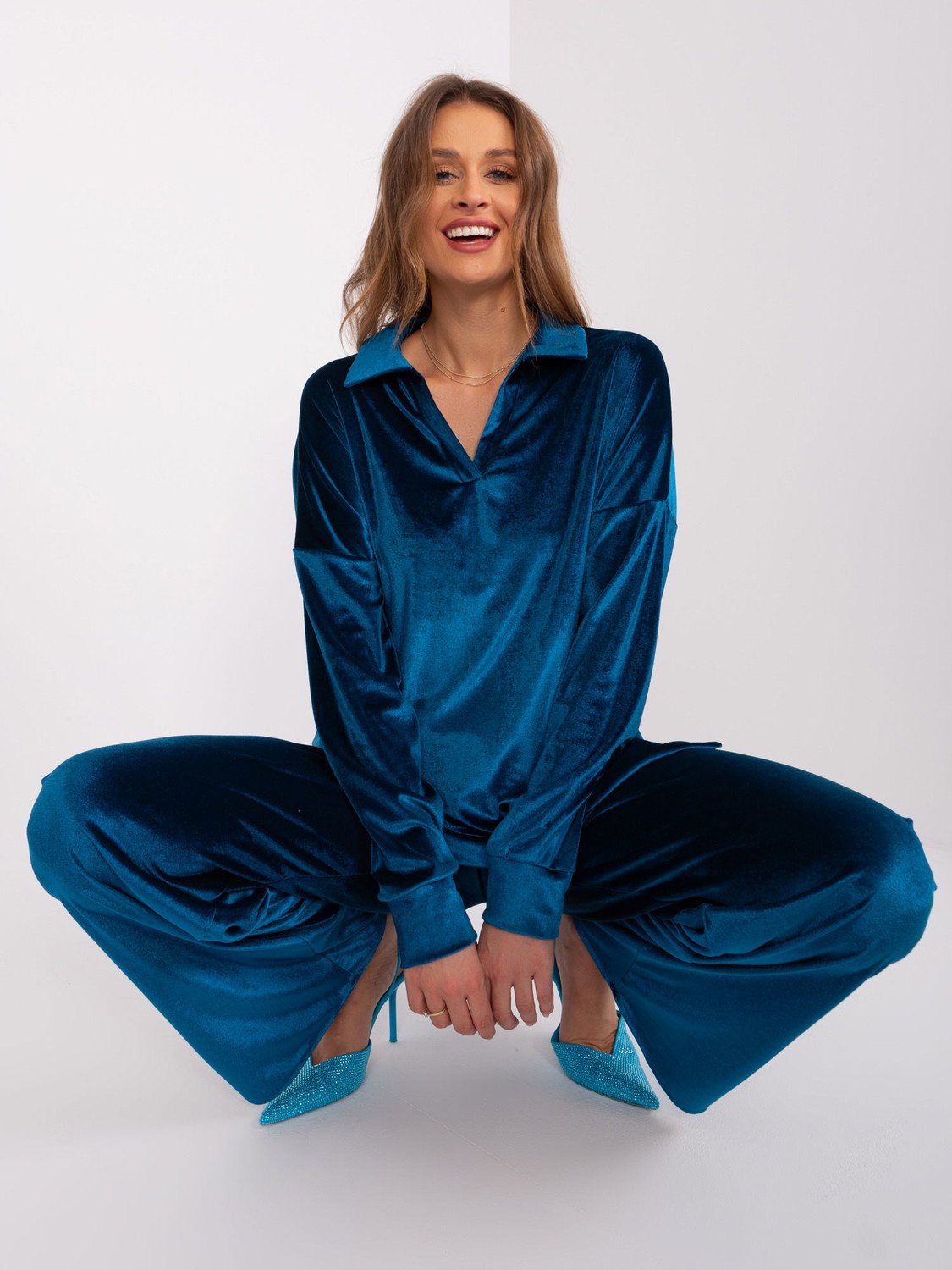 Námořní dvoudílná sametová souprava s kalhotami