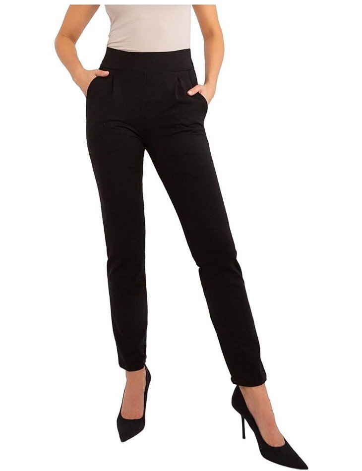 černé elegantní kalhoty