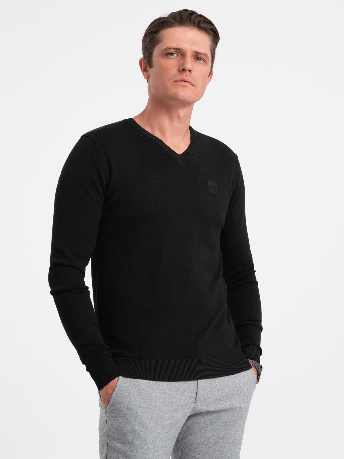 Elegant men's sweater with a v-neck - black V1 OM-SWBS V1 OM-SWBS - 0107