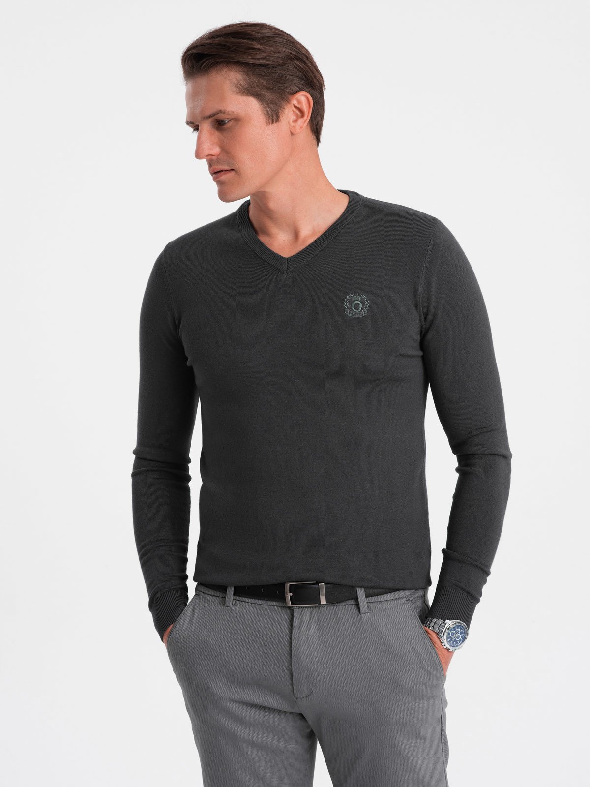 Elegant men's sweater with a heart neckline - graphite V17 OM-SWBS V17 OM-SWBS - 0107