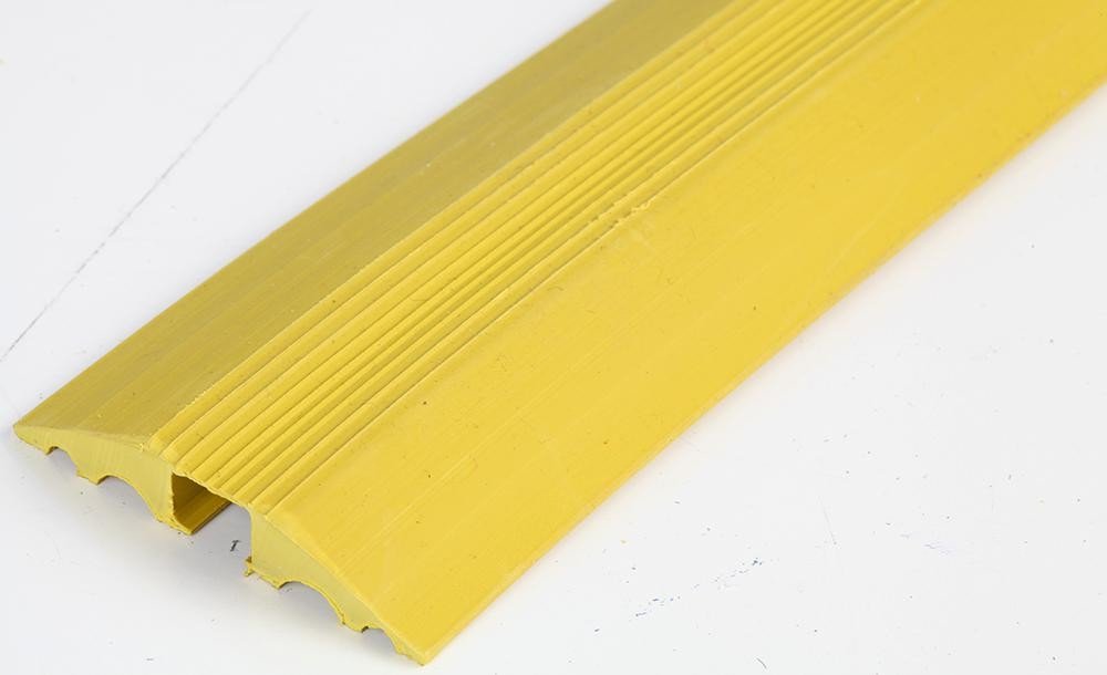 Vulcascot Ro7 3M Cable Protector 14 X 8Mm Yellow 3M