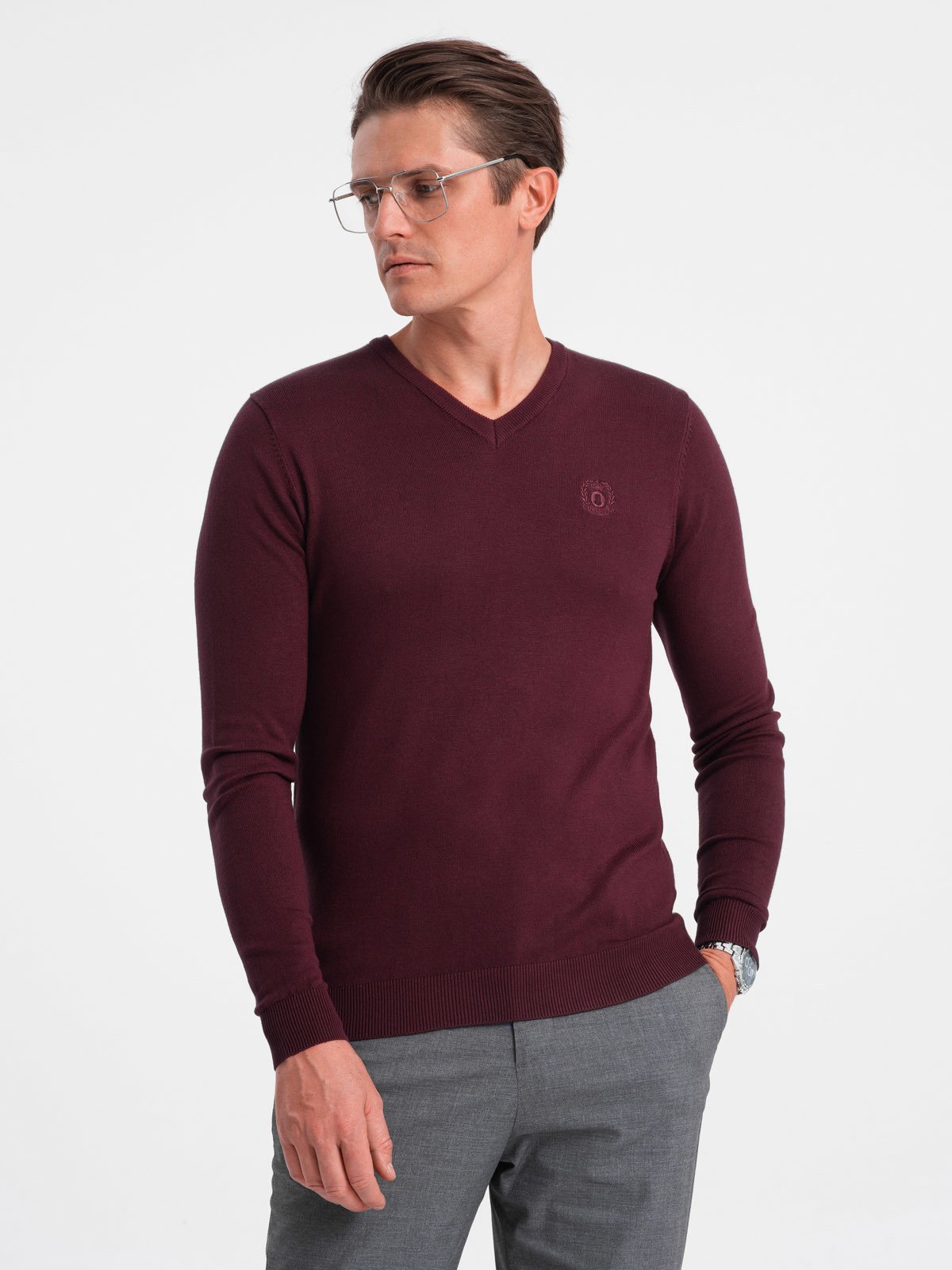 Elegant men's sweater with a v-neck - maroon V13 OM-SWBS V13 OM-SWBS - 0107