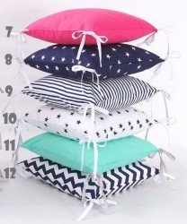 Polštářek do postýlky malinový