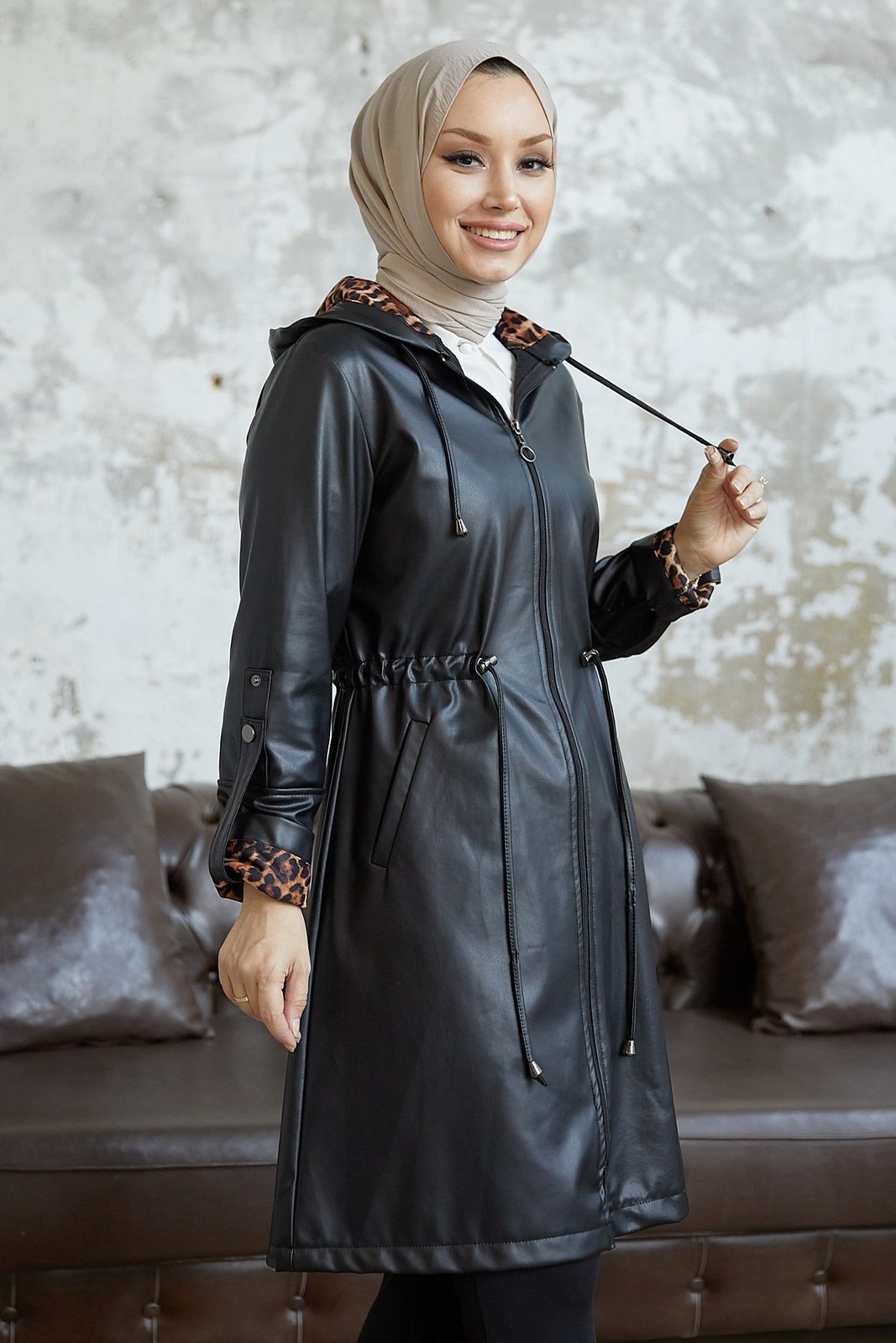 InStyle Almine Sleeve Epaulettes Detail Leather Cap - Black