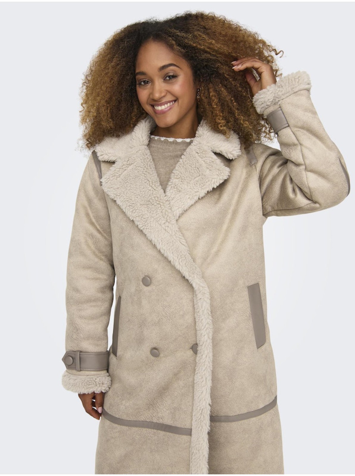 Béžový dámský kabát v semišové úpravě s umělým kožíškem ONLY Ylva - Dámské
