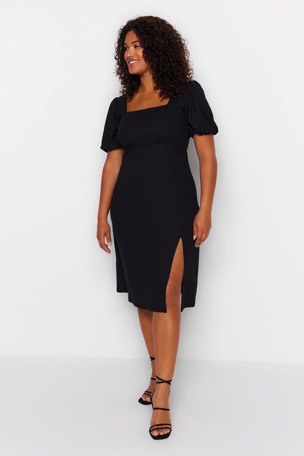 Trendyol Curve Black Slit Knitted Dress