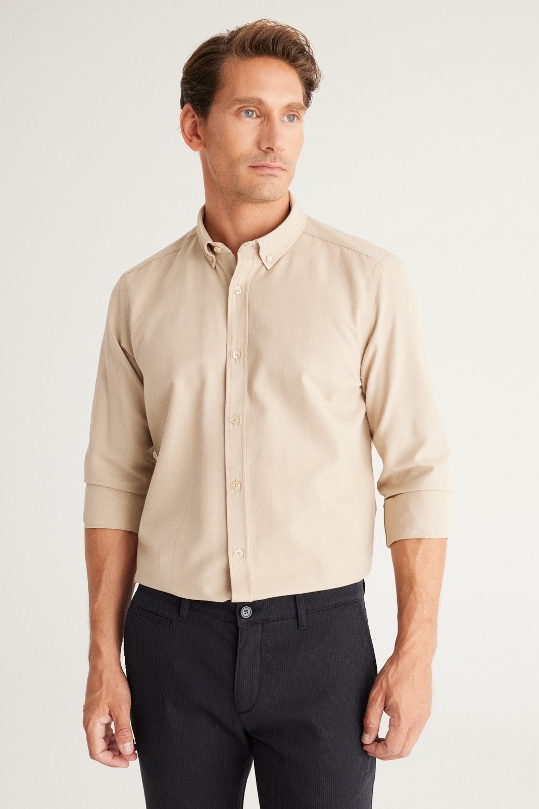 AC&Co / Altınyıldız Classics Men's Beige Buttoned Collar Cotton Slim Fit Slim-fit Oxford Shirt.