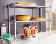 Police ke dřezu i do skříně