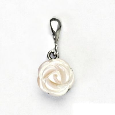 Čištín s.r.o. Stříbrný přívěsek, růžová perleťová kytička, přírodní perleť, přívěšek, P 1298/22 2407