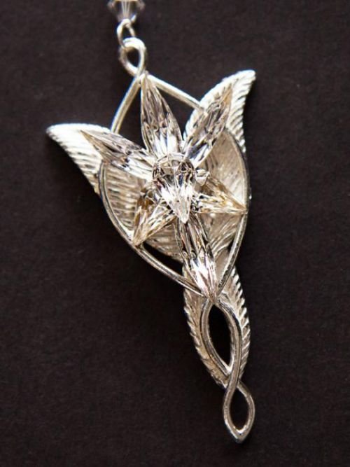 Noble Collection | postříbřený náhrdelník Lord of the Rings Arwen