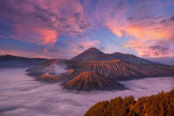 Kittikorn Nimitpara Umělecká fotografie Mount Bromo twilight sky sunise,Java,Indonesia, Kittikorn Nimitpara, (40 x 26.7 cm)