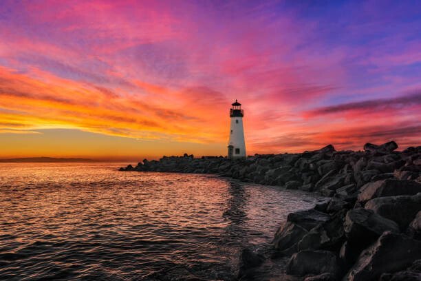 Devesh Tripathi / 500px Umělecká fotografie Whalton Lighthouse Morning Beautiful Clouds Little, Devesh Tripathi / 500px, (40 x 26.7 cm)