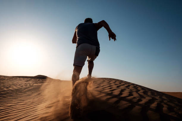 Morten Byskov - 5050 Travelog / 500px Umělecká fotografie Running In The Desert, Morten Byskov - 5050 Travelog / 500px, (40 x 26.7 cm)