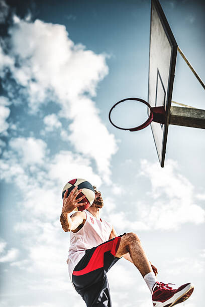 franckreporter Umělecká fotografie basketball player jumping to score, franckreporter, (26.7 x 40 cm)