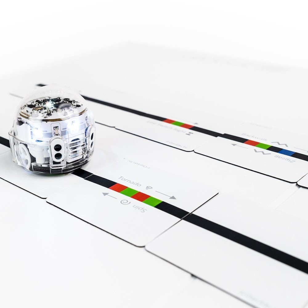 Ozobot sada magnetů s barevnými kódy pro speciální pohyby, 18 ks