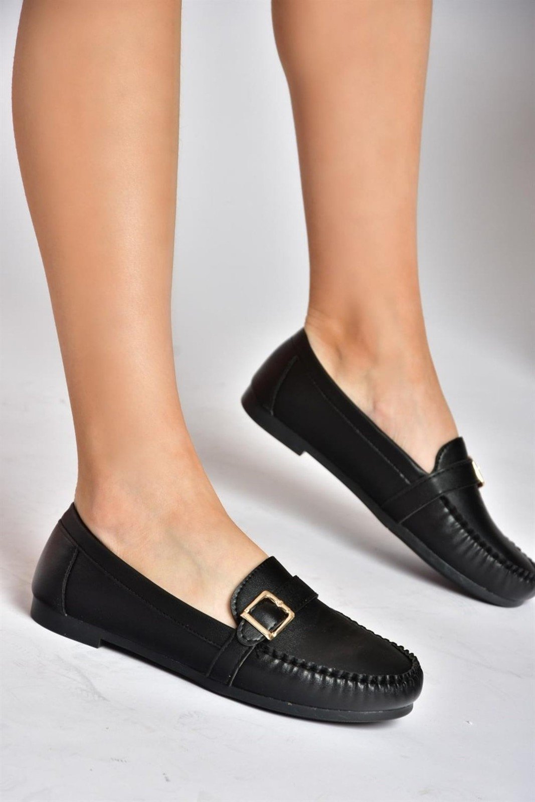 Fox Shoes Black Women's Daily Flats with Buckle Detail.