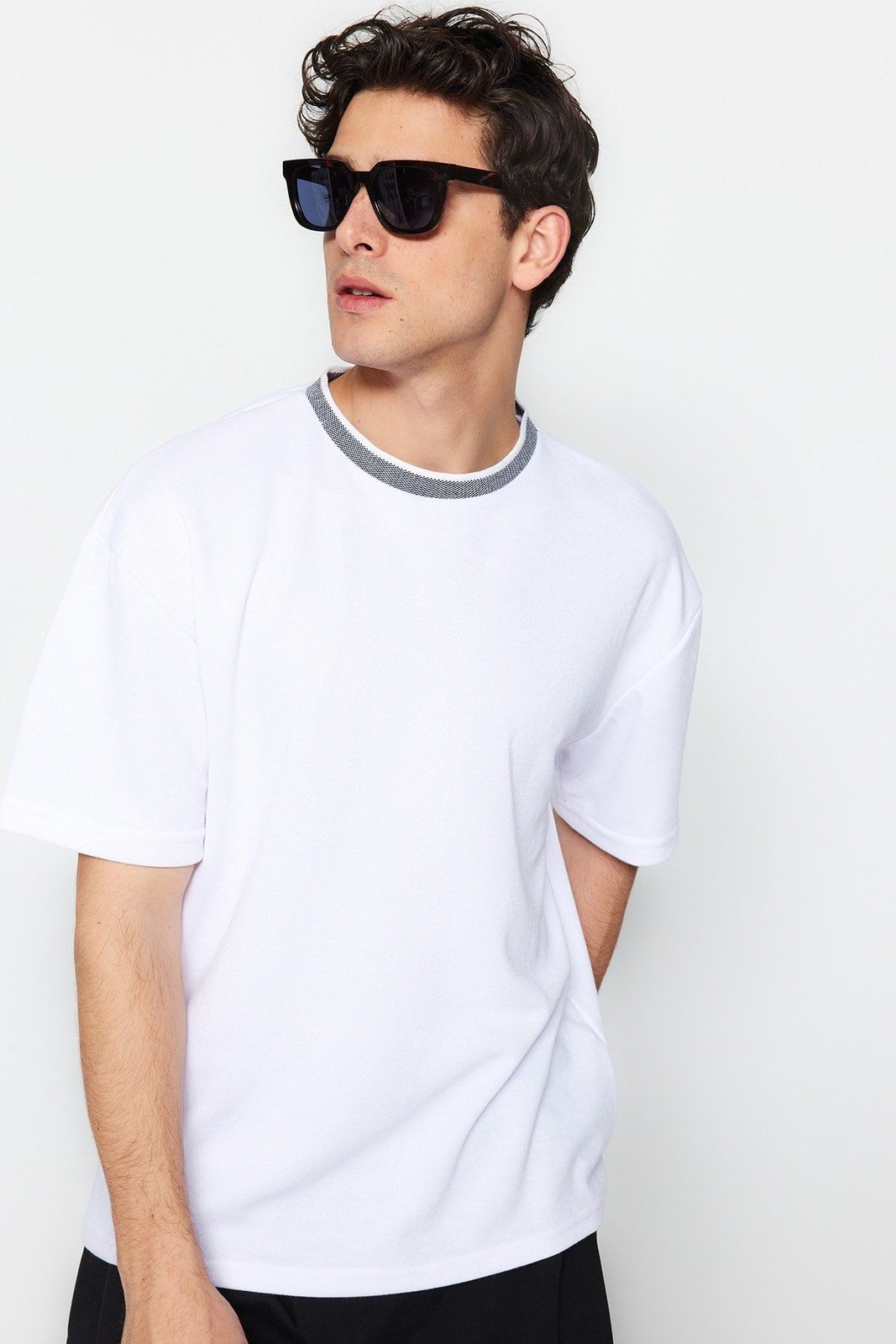 Trendyol Limited Edition White Men's Relaxed Crew Neck Short Sleeve T-Shirt