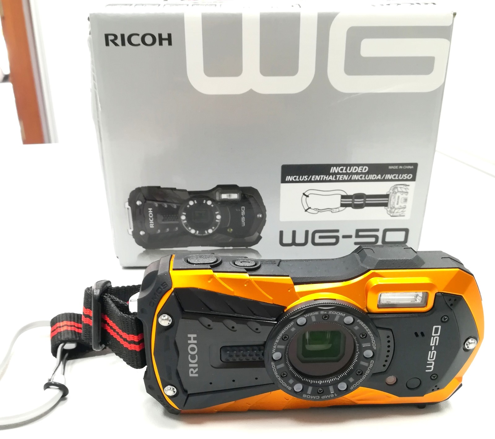 Digitální fotoaparát Ricoh WG-50 oranžový