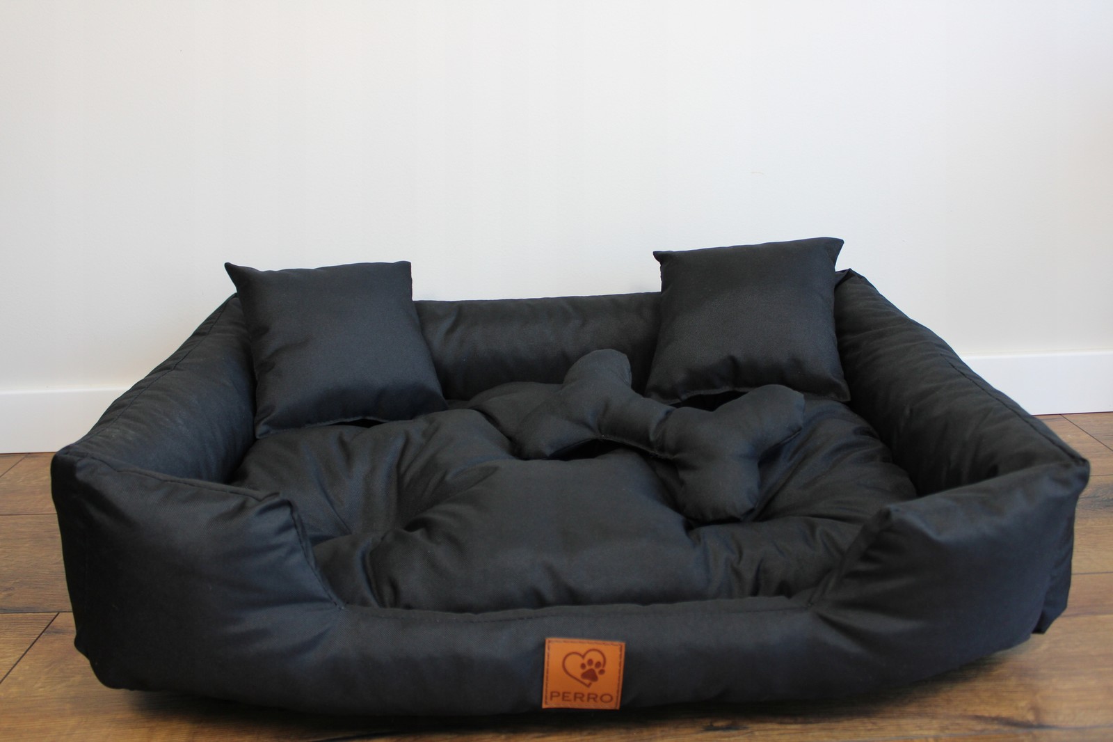 pelíšek gauč pro psa kočku voděodolné 65x45 černé Perro