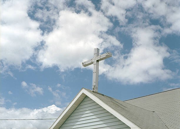 Erica Shires Umělecká fotografie Cross on Top of a Church, Erica Shires, (40 x 30 cm)