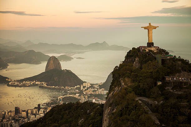 Christian Adams Umělecká fotografie View of Rio de Janeiro at dusk, Christian Adams, (40 x 26.7 cm)