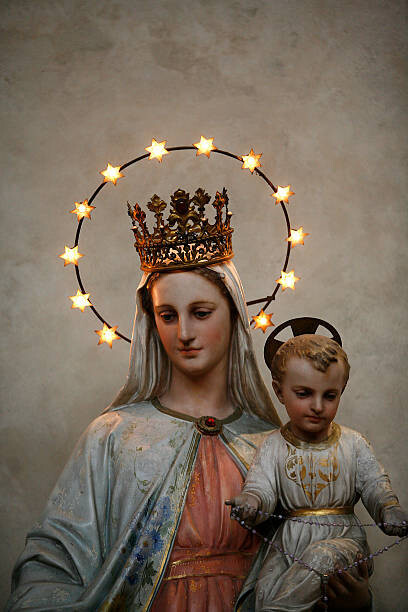 Fred de Noyelle Umělecká fotografie Crowned Virgin and Child Statue, Fred de Noyelle, (26.7 x 40 cm)