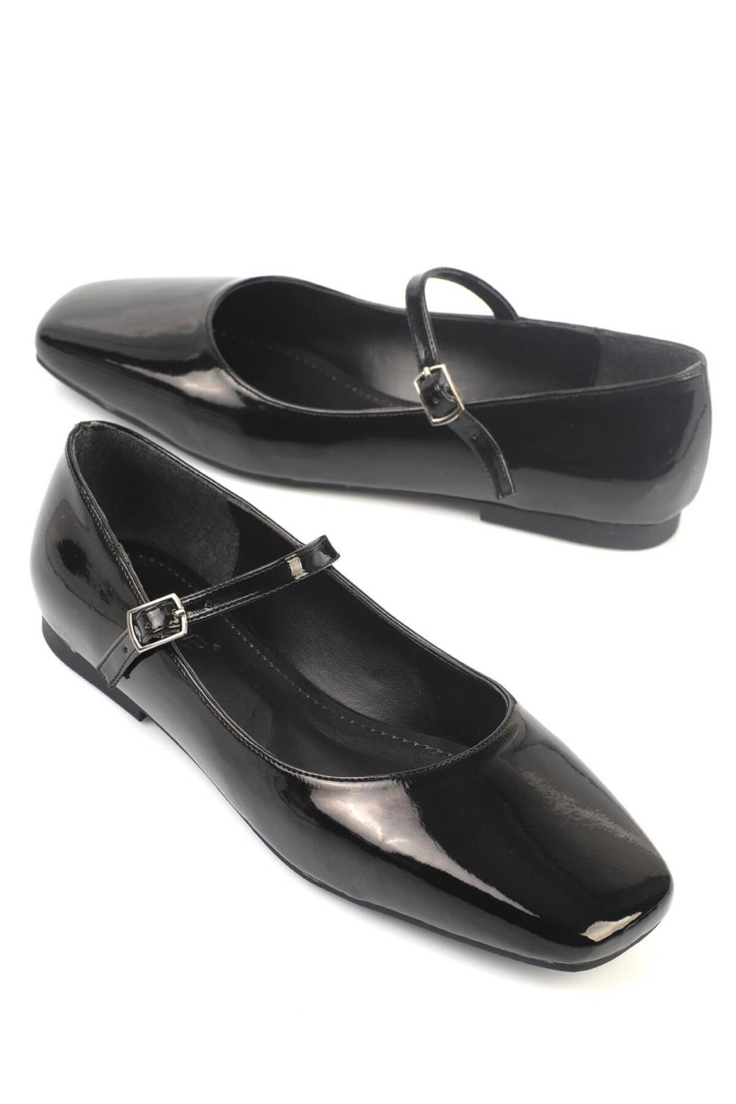 Capone Outfitters Blunt Toe Banded Margin Jane Patent Leather Black Women's Ballerinas