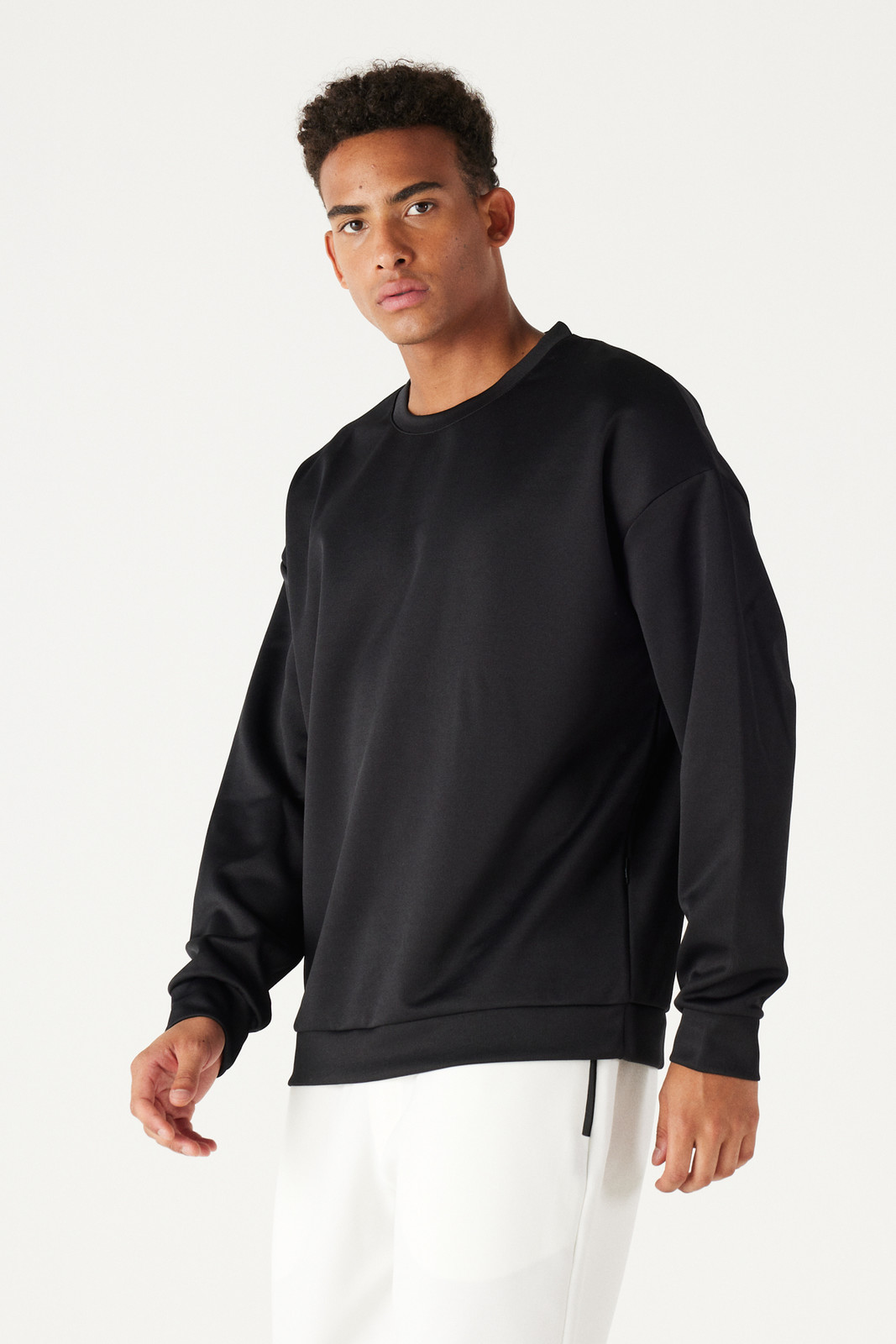 AC&Co / Altınyıldız Classics Men's Black Oversized Wide Cut, Crew Neck Straight Sweatshirt.