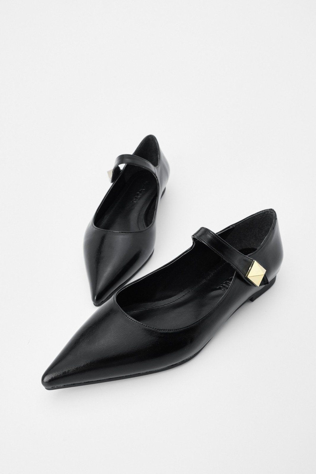 Marjin Women's Pointed Toe Flats with Velcro and Stones Side-tie Black.