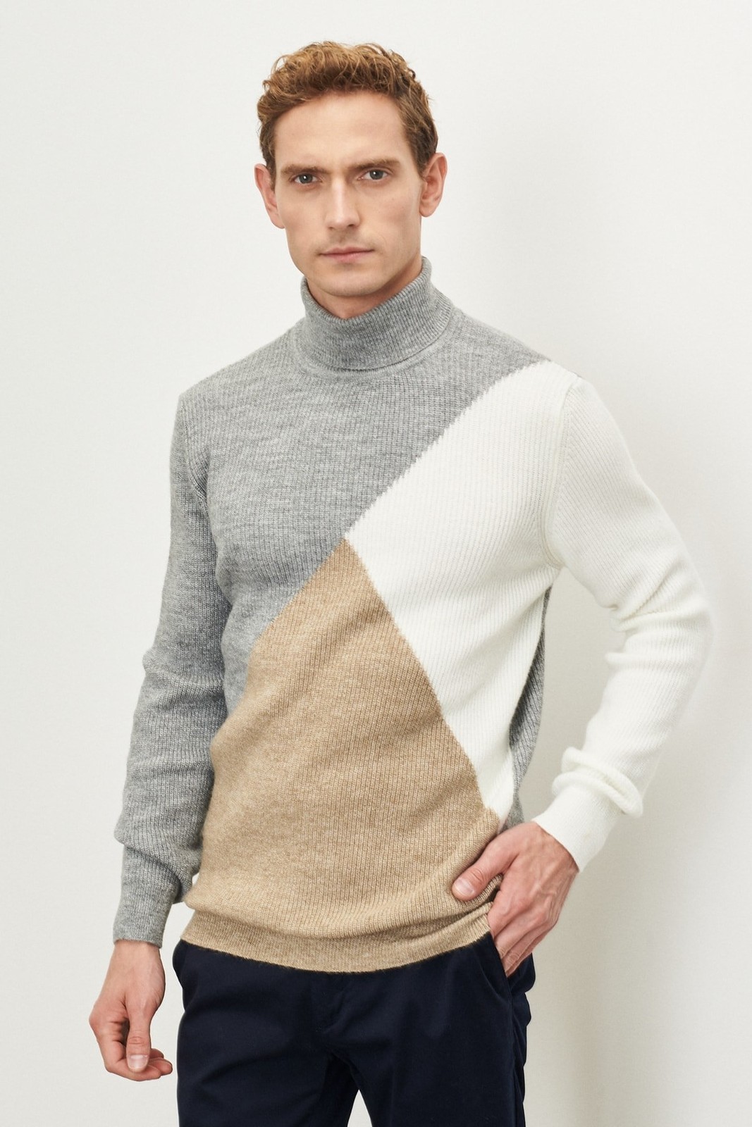 ALTINYILDIZ CLASSICS Men's Beige-gray Standard Fit Regular Cut Full Turtleneck Ruffled Soft Textured Knitwear Sweater