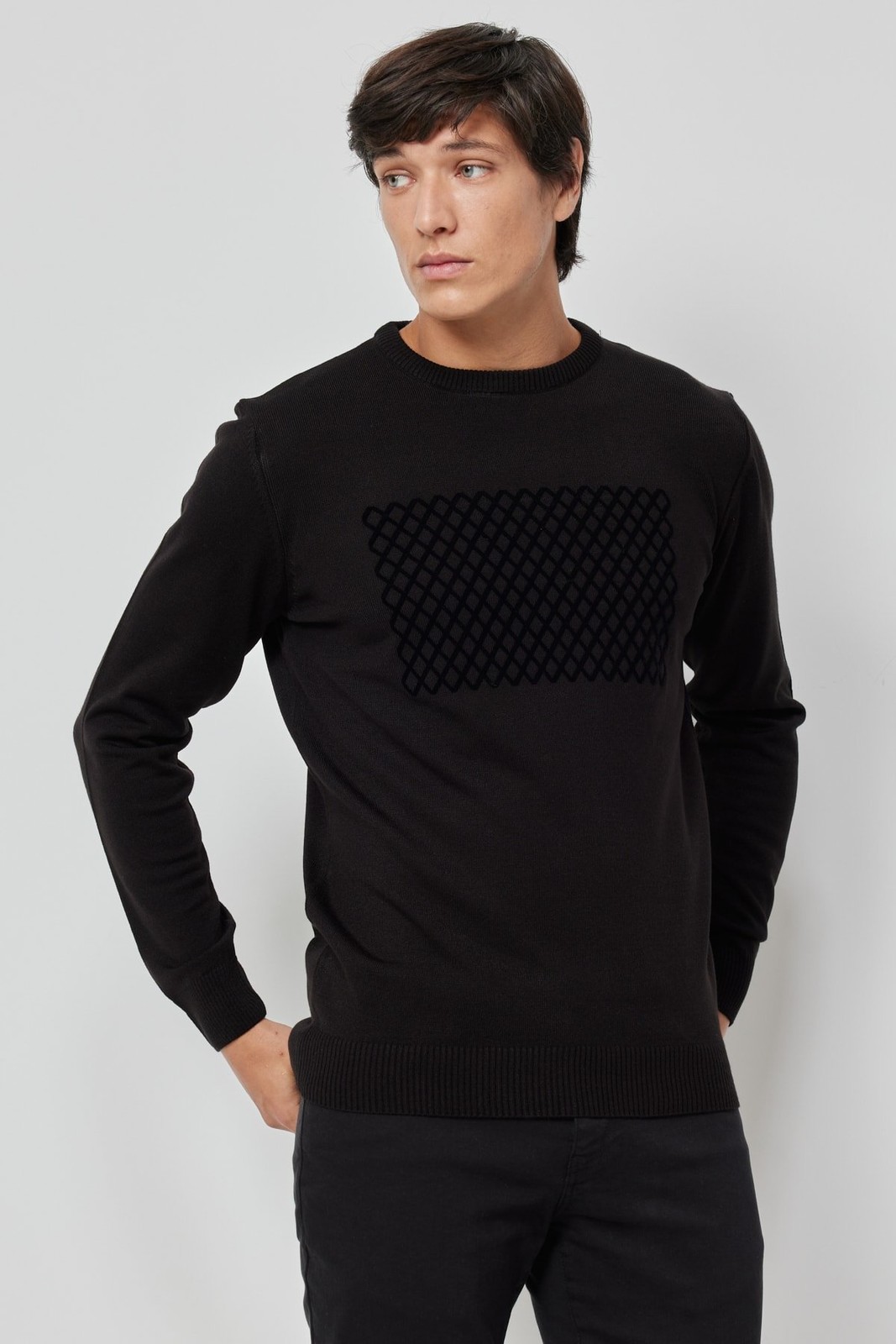 ALTINYILDIZ CLASSICS Men's Black Anti-Pilling Anti-pilling Standard Fit Crew Neck Front Printed Knitwear Sweater