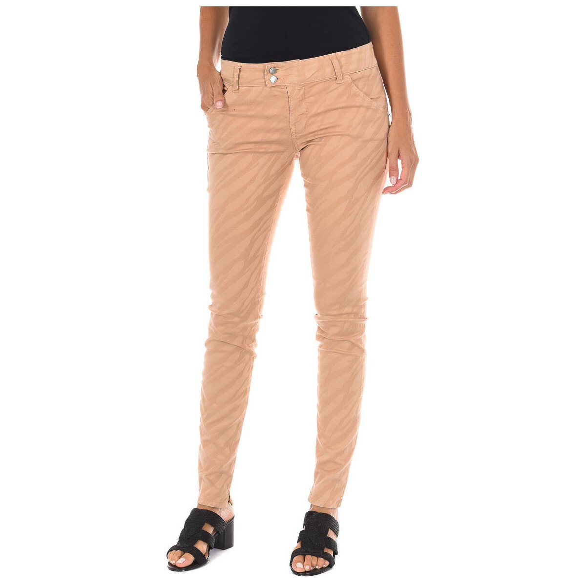 Met  70DBF0552-O025-0042  Béžová