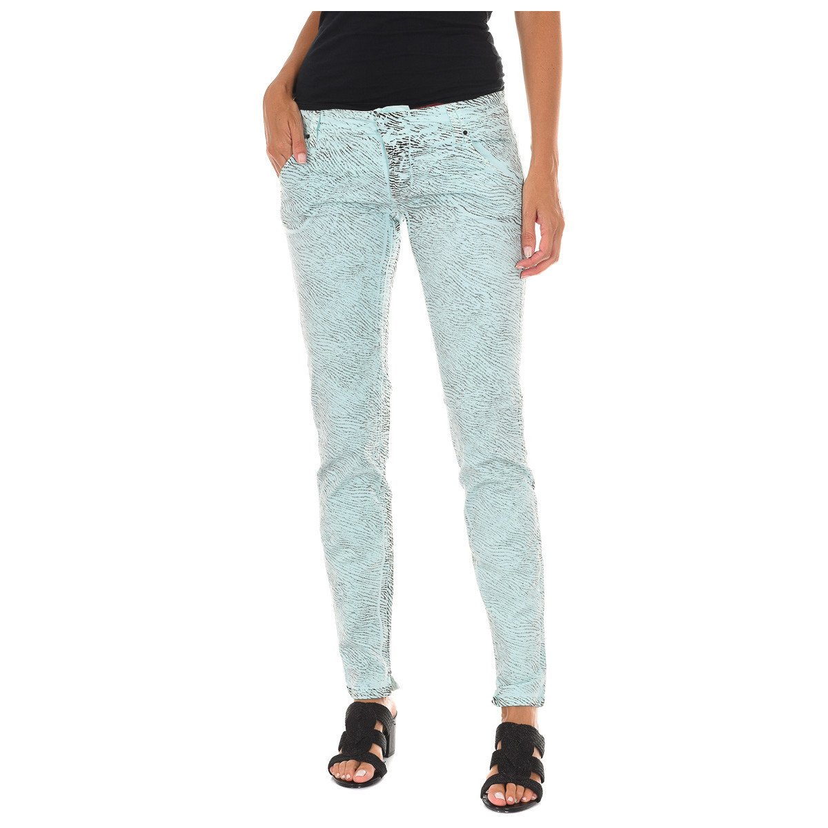 Met  70DBF0585-R216-0001  ruznobarevne