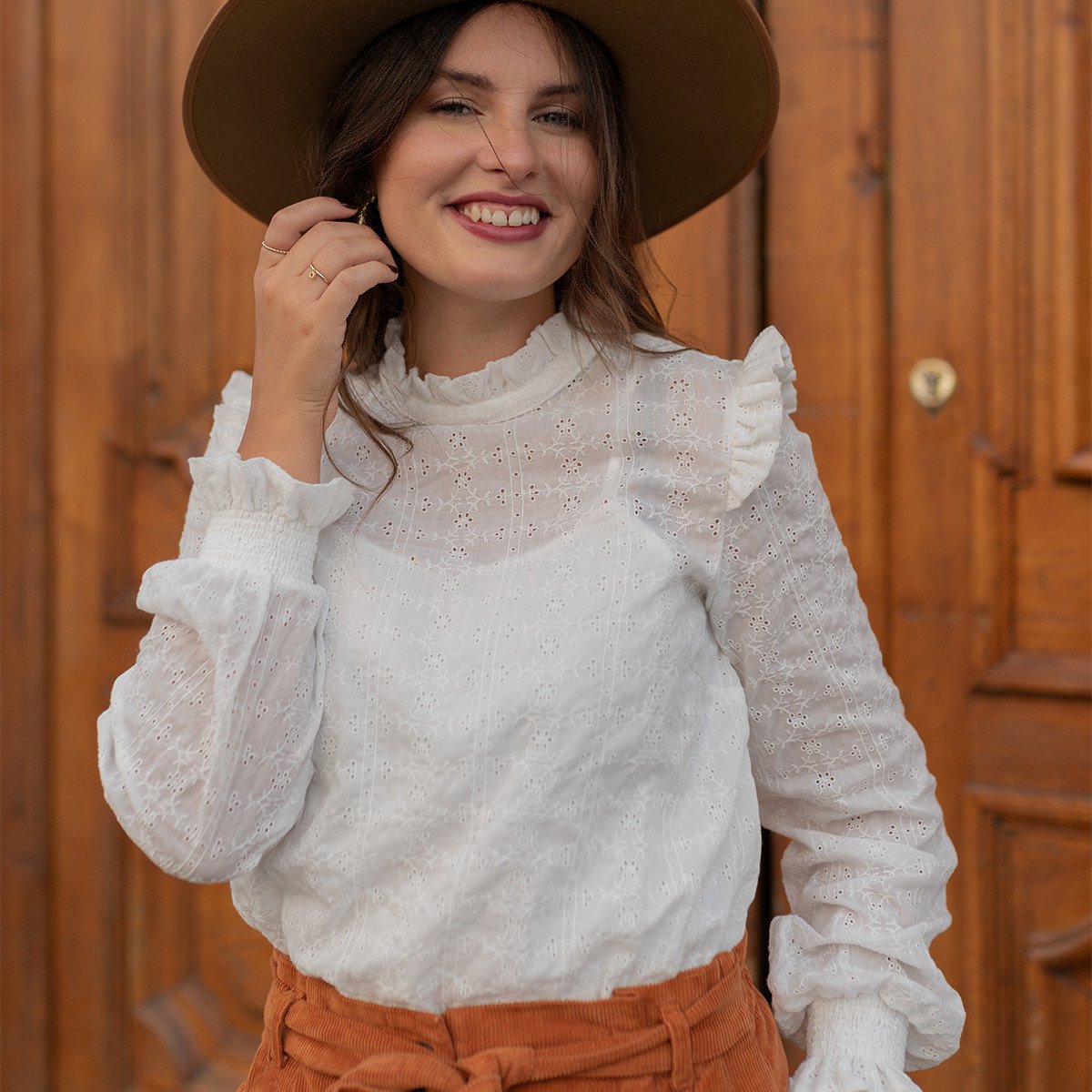 Céleste  HIRONDELLE  Bílá