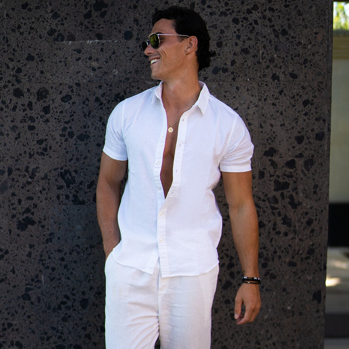 THEAD.  BRUCE  Bílá