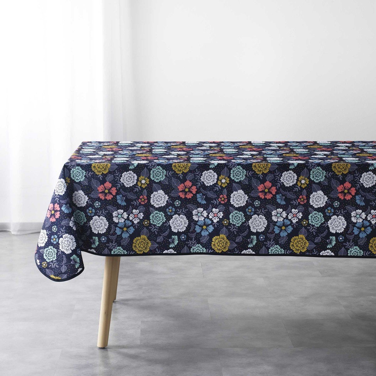 Douceur d intérieur  NAPPE RECTANGLE 150 x 240 CM POLYESTER IMPRIME LILY BLEU  Modrá