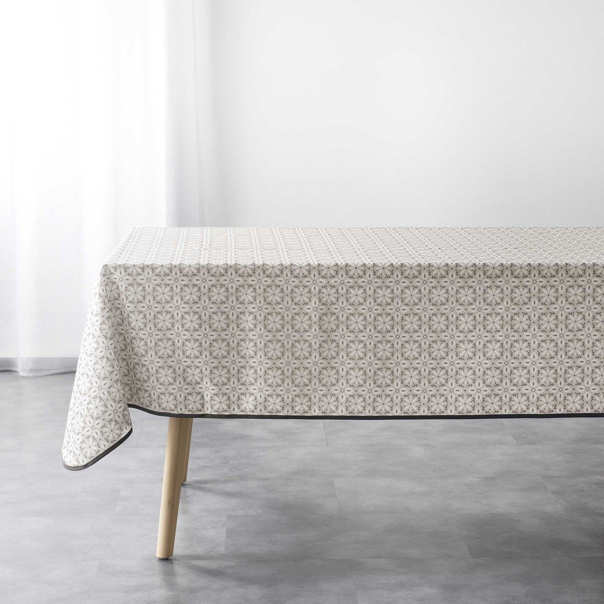 Douceur d intérieur  NAPPE RECTANGLE 150 x 240 CM POLYESTER IMPRIME GRIS  Šedá