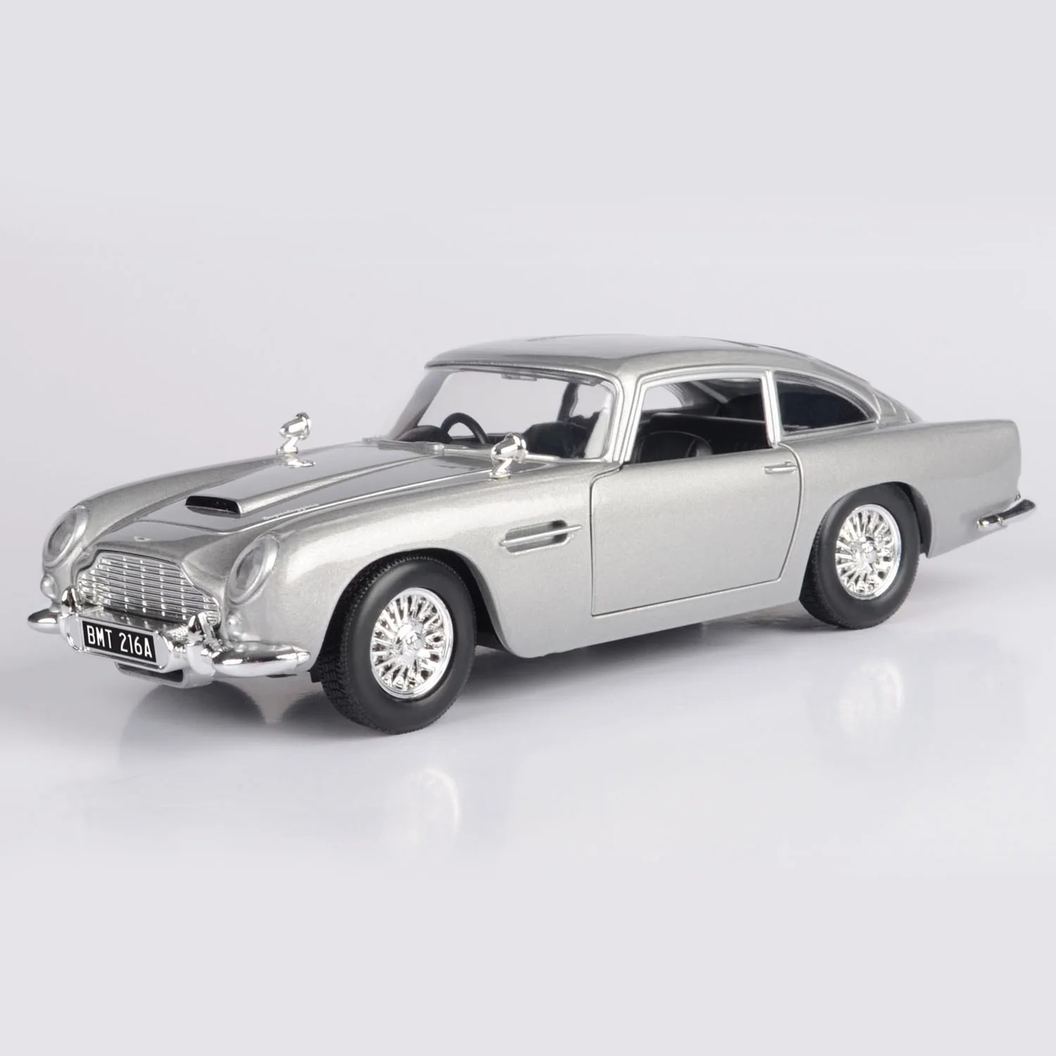 Motor Max | James Bond (Goldfinger) - Diecast Model 1/24 Aston Martin DB5