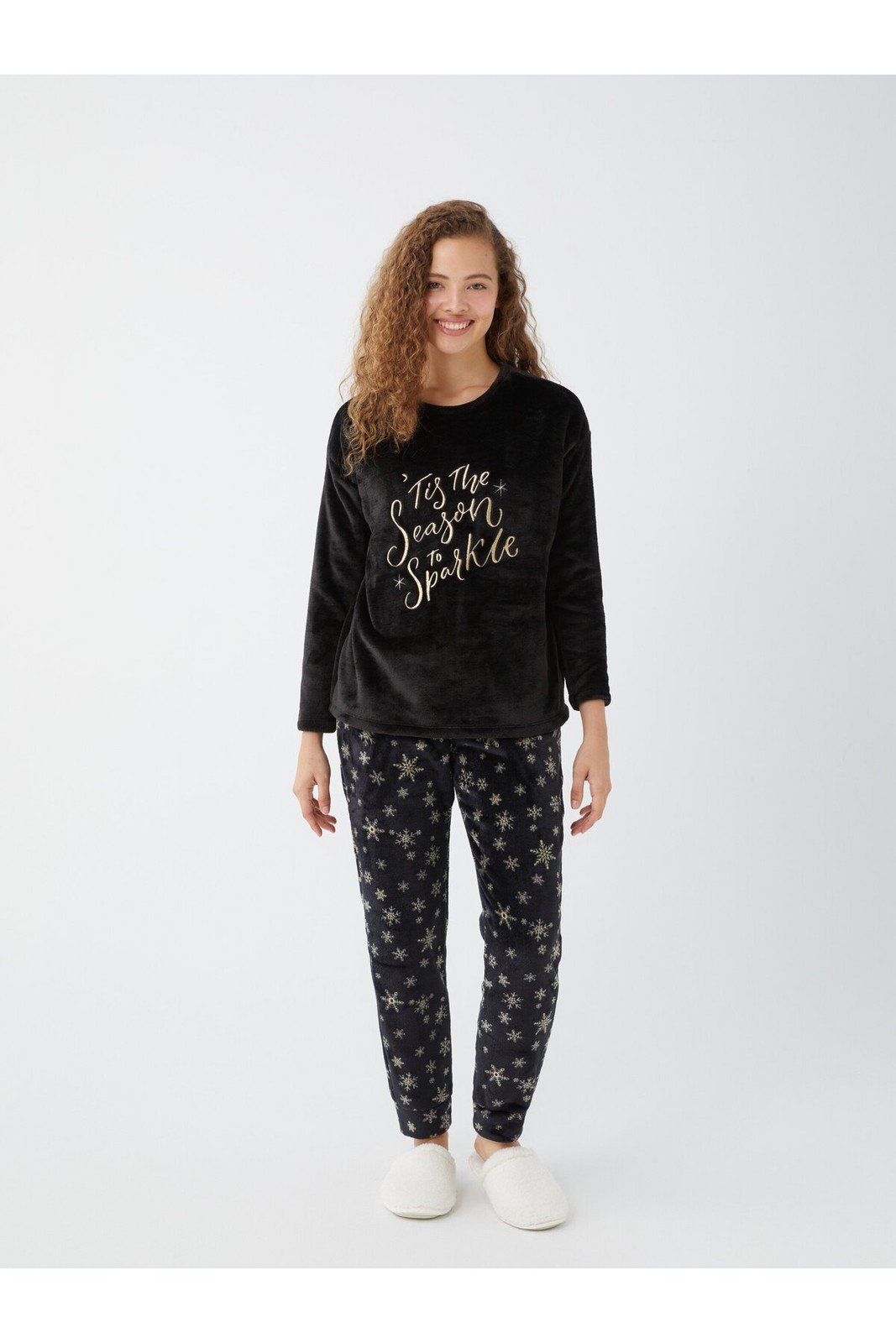 LC Waikiki Women's Crew Neck Embroidered Long Sleeve Plush Pajamas Set