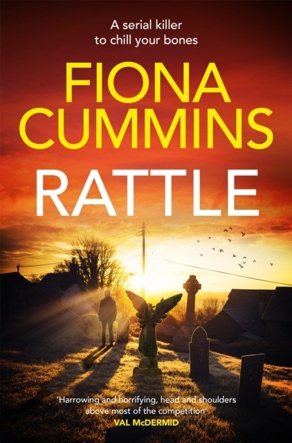 Rattle (Cummins Fiona)(Paperback / softback)