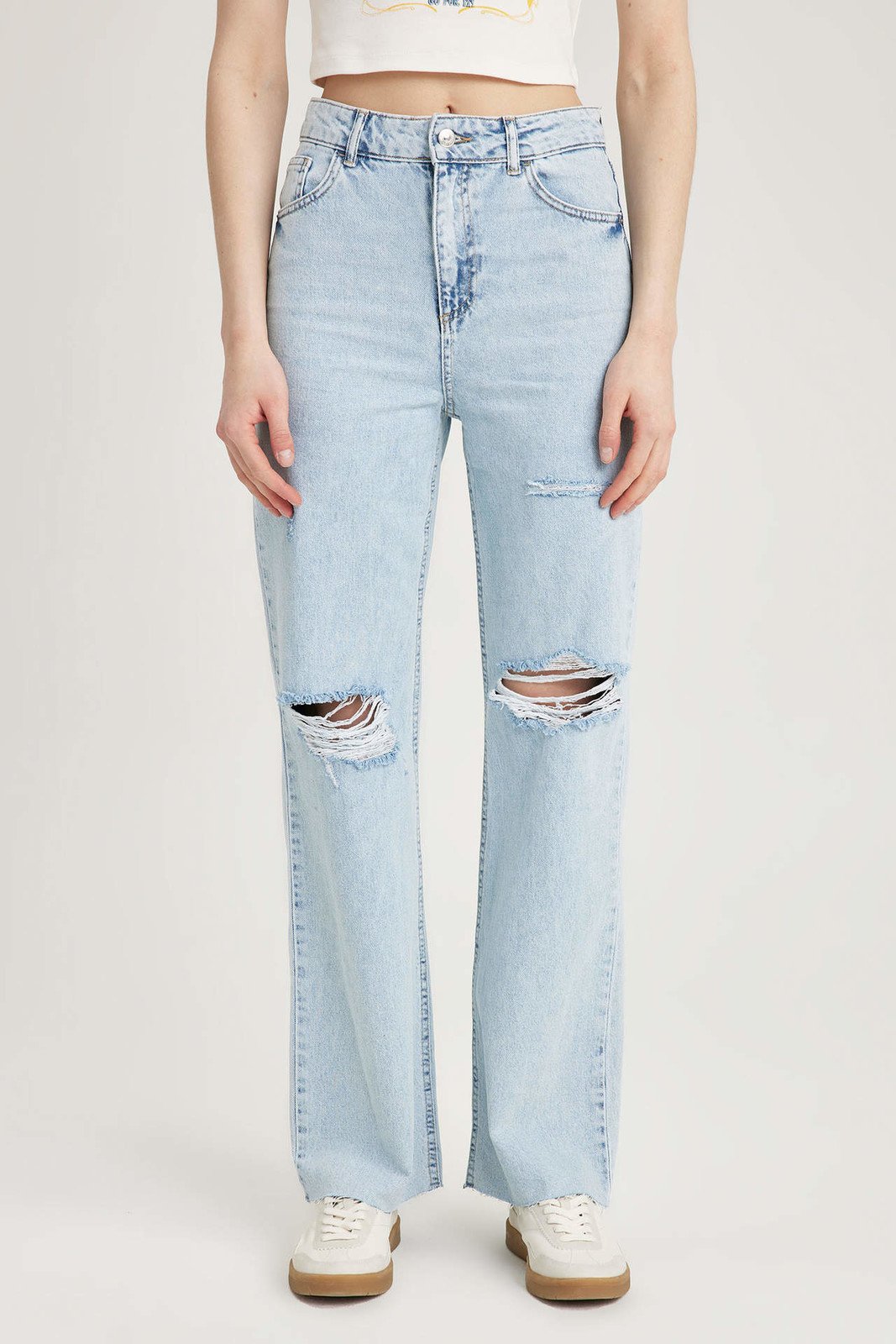 DEFACTO 90's Wide Leg Ripped Detailed Cropped Cut-Length Jeans