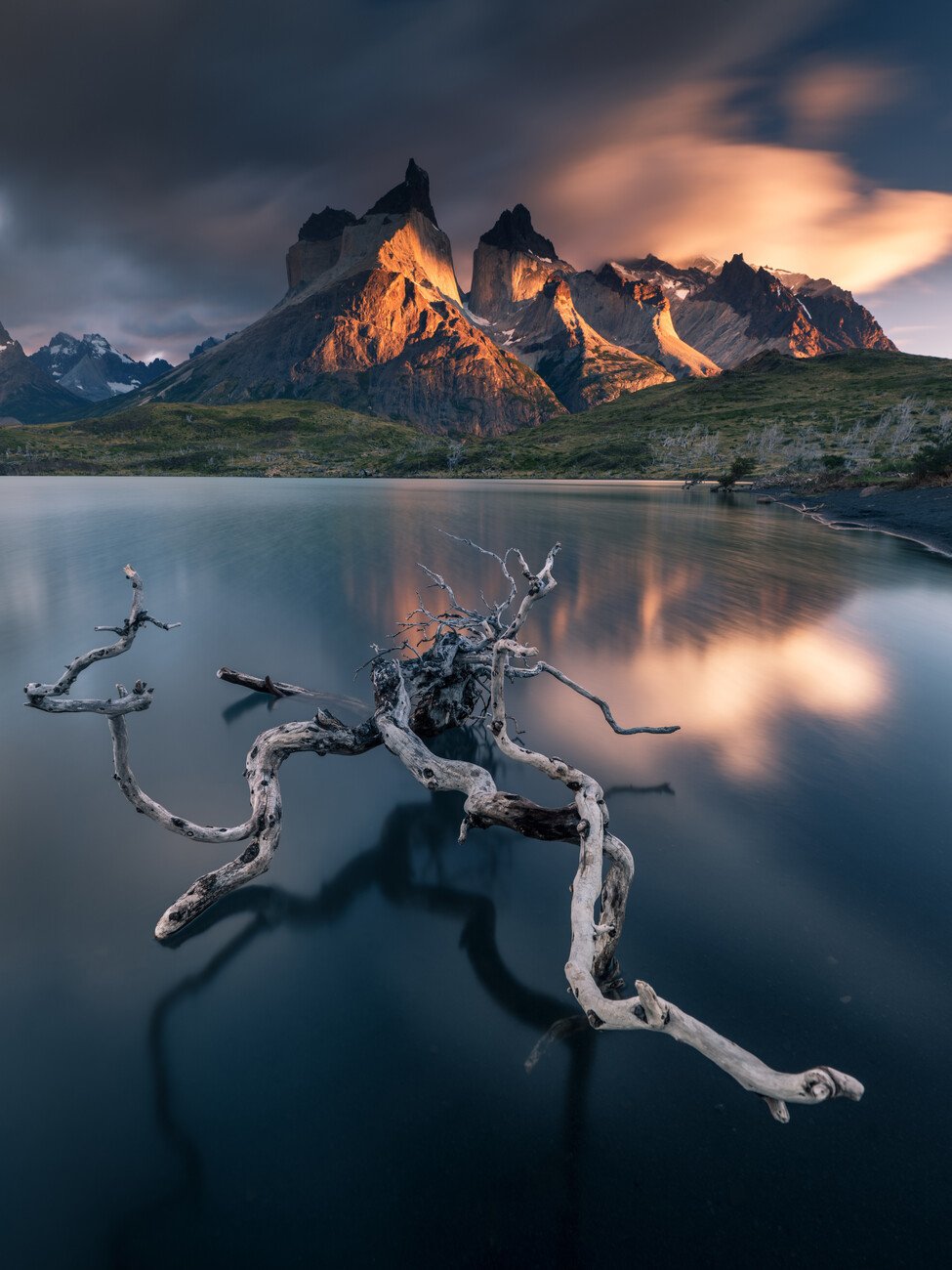 Karol Nienartowicz Umělecká fotografie Torres del Paine, Karol Nienartowicz, (30 x 40 cm)