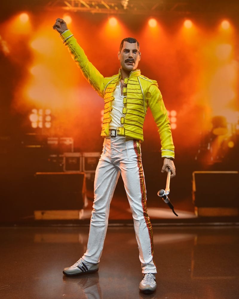 NECA | Freddie Mercury - sběratelská figurka Freddie Mercury (Yellow Jacket) 18 cm