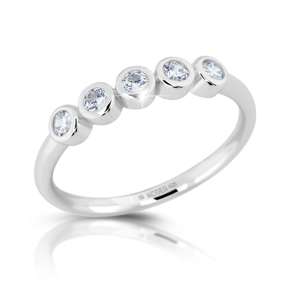 Modesi Blyštivý stříbrný prsten se zirkony M01016 50 mm