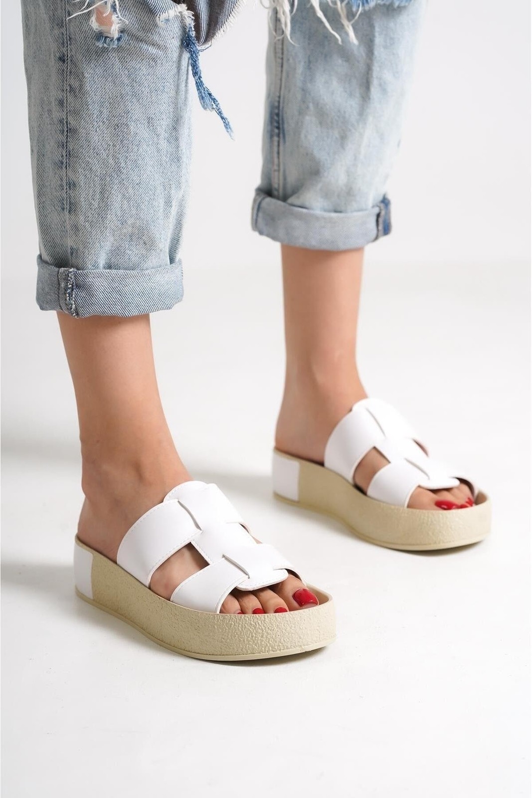 Capone Outfitters Capone Gladiator Double Straps Colorful Detailed Wedge Heels White Women's Slippers.