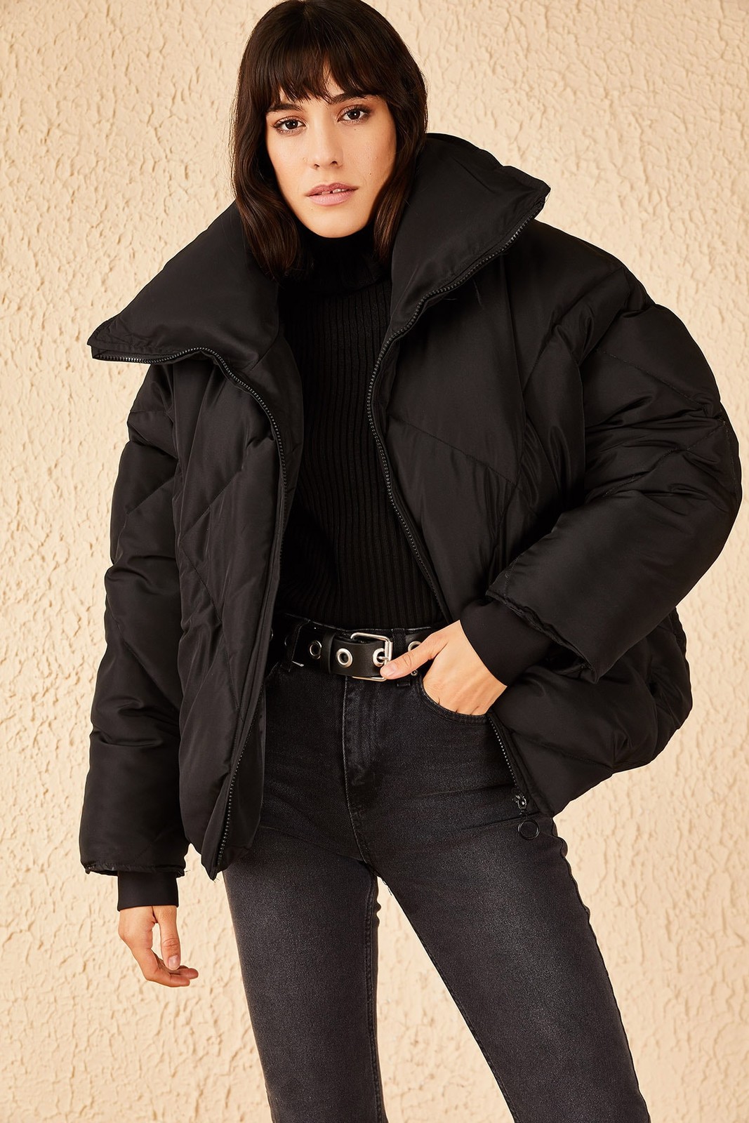 Bianco Lucci Women's Black Oversize Down Coat