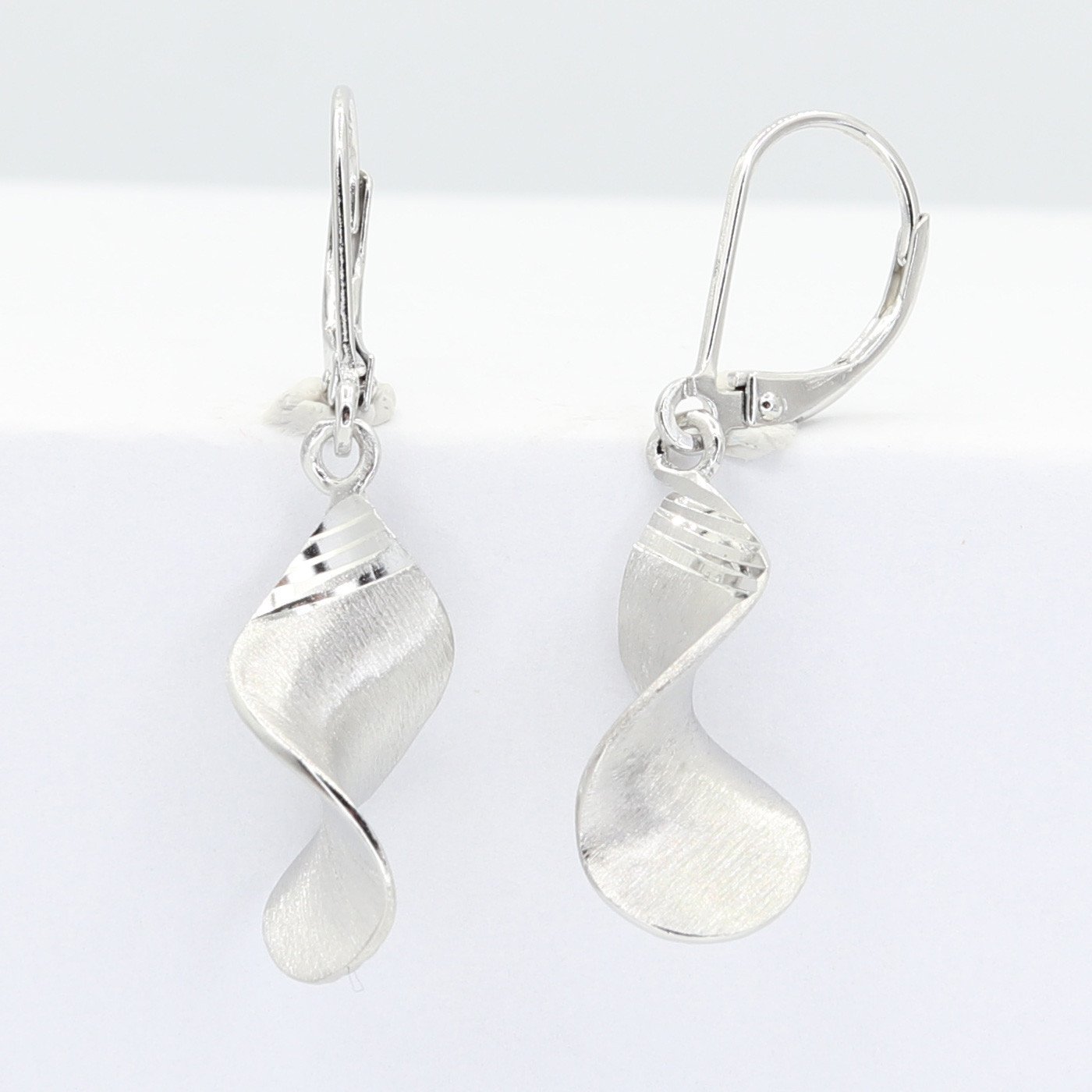 Stříbrné náušnice 105985