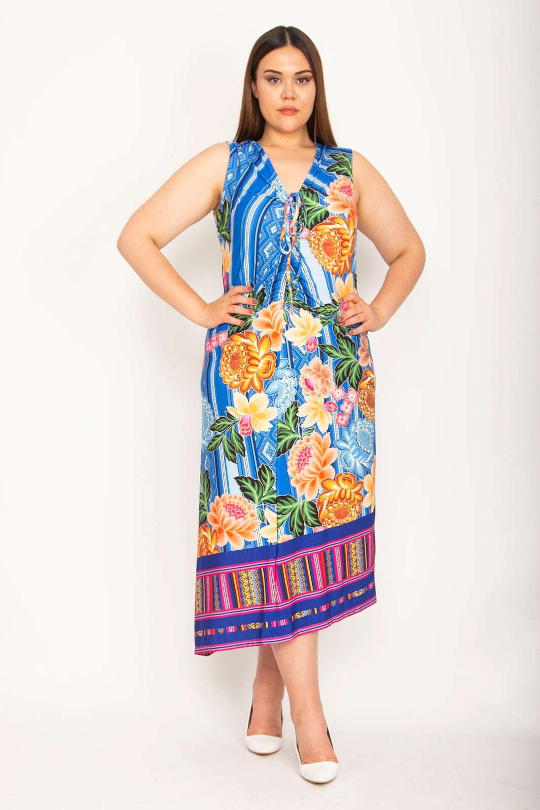 Şans Women's Plus Size Colored Gathering And Lace Detail Hem Bias Cut Colorful Dress